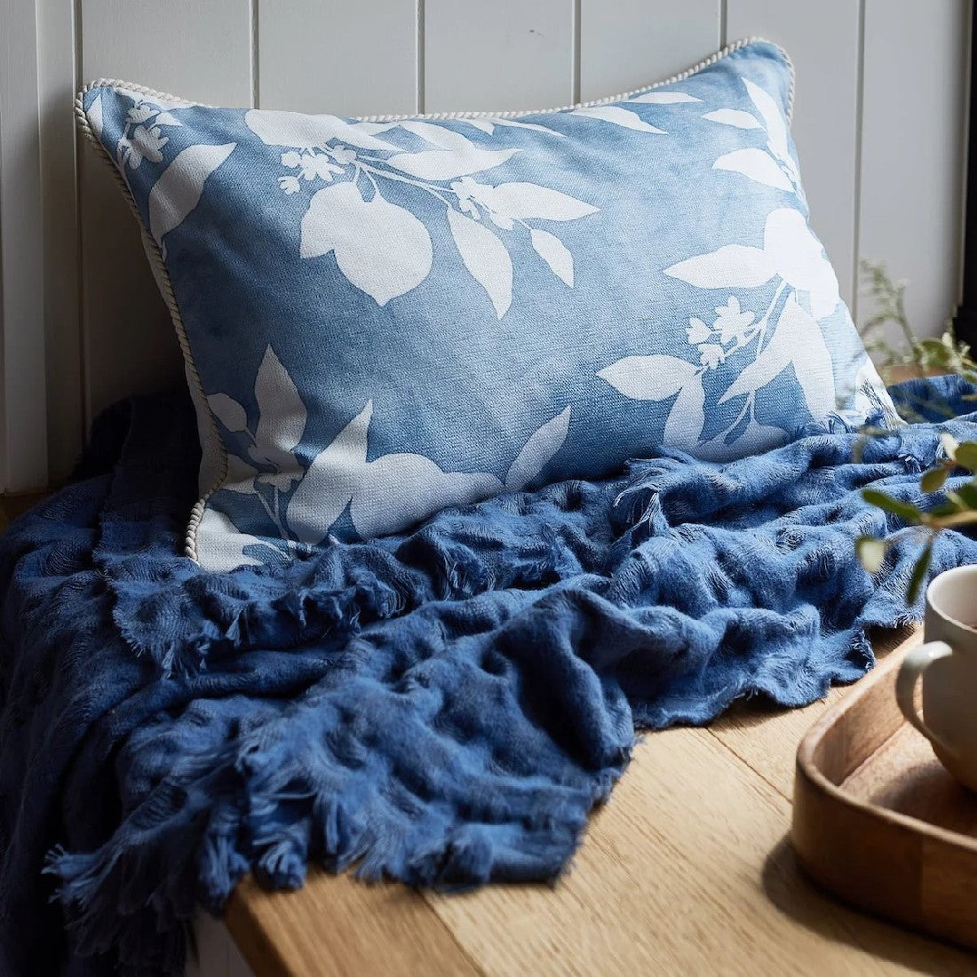 BLAKE WAFFLE WASHED BLUE THROW 130X150CM