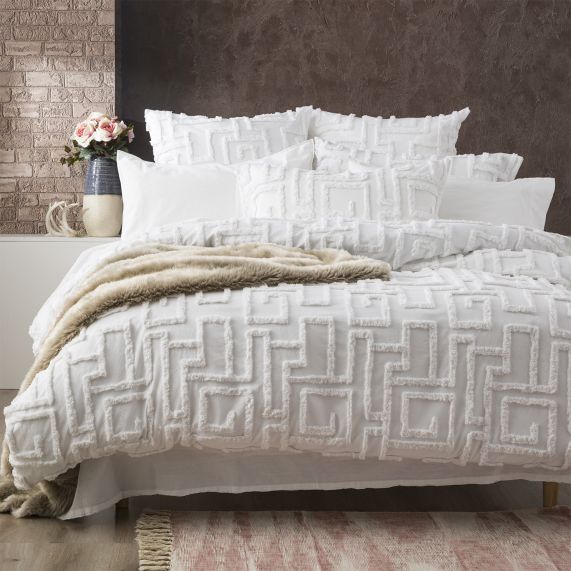 Riley Vintage Washed Cotton Chenille Tufted Quilt Cover Set White [SZ:Double]