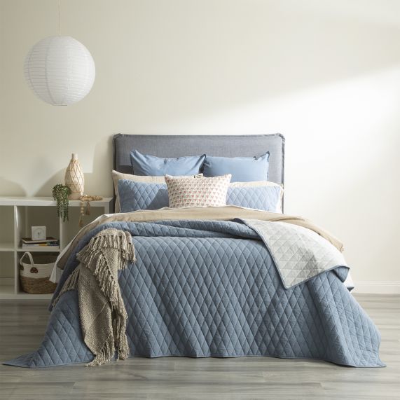 Renee Taylor Diamante Vintage Stone Washed Cotton Reversible Quilted Coverlet Set  Blue [SZ:Queen/King]