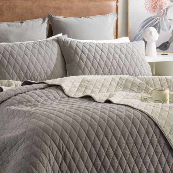 Renee Taylor Diamante Vintage Stone Washed Cotton Reversible Quilted Coverlet Set Charcoal [SZ:Queen/King]