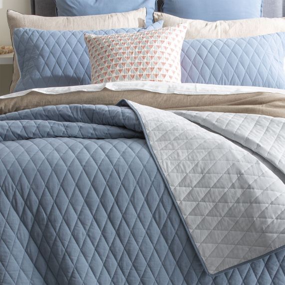 Renee Taylor Diamante Vintage Stone Washed Cotton Reversible Quilted Coverlet Set  Blue [SZ:Super King]