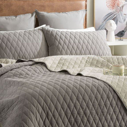 Renee Taylor Diamante Vintage Stone Washed Cotton Reversible Quilted Coverlet Set Charcoal [SZ:Super King]