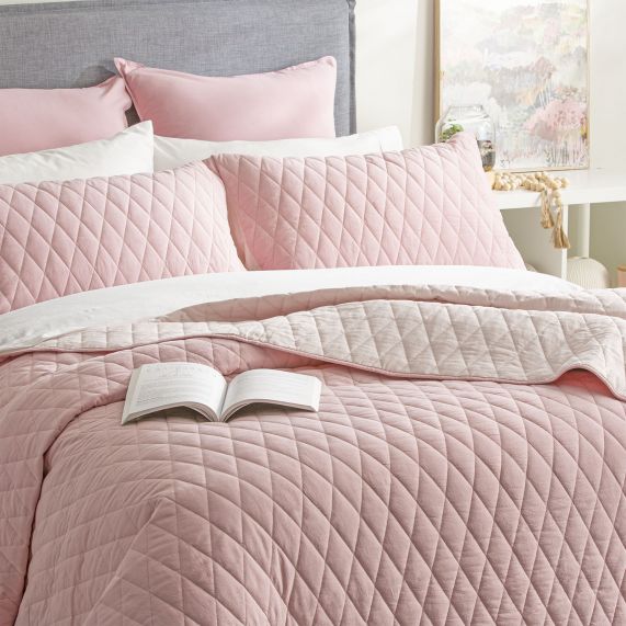 Renee Taylor Diamante Vintage Stone Washed Cotton Reversible Quilted Coverlet Set Rose [SZ:Super King]