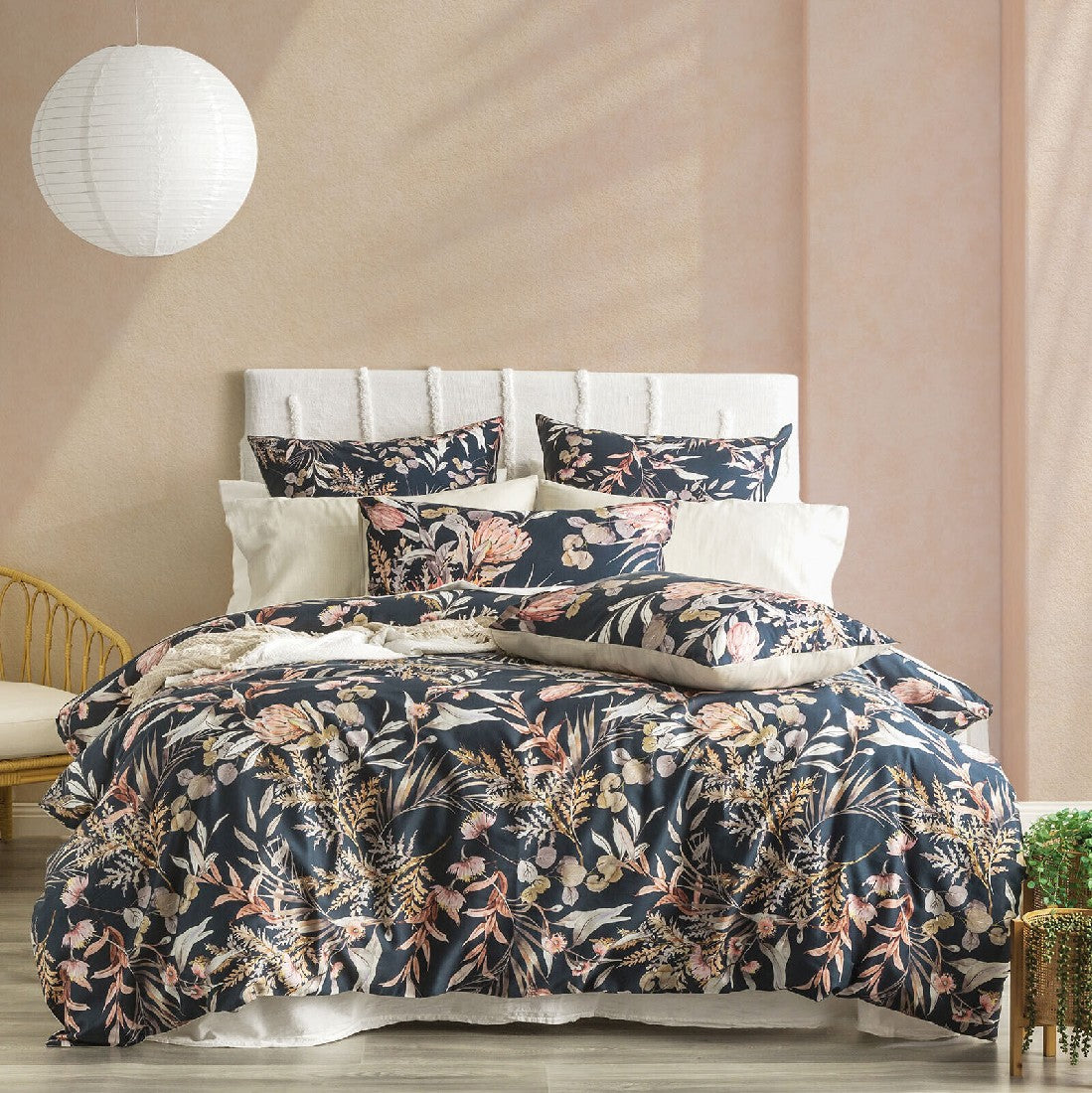 Renee Taylor 300 TC Cotton Reversible Quilt cover sets Grevillea Onyx [SZ:Double]